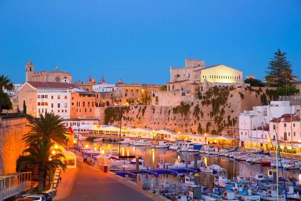 Ciutadella menorca marina port zonsondergang stadhuis en de kathedraal — Stockfoto