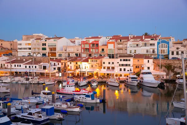 Ciutadella Menorca marina Port coucher de soleil avec des bateaux — Photo