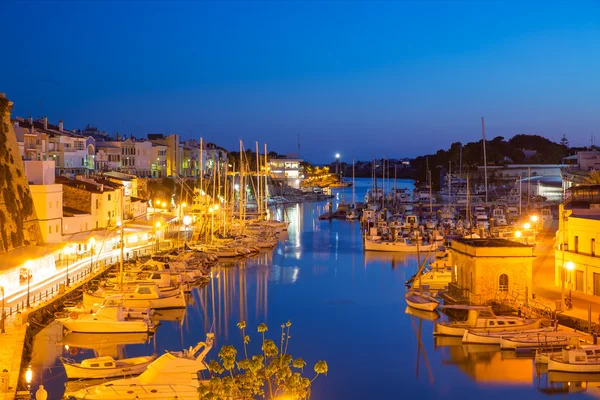 Ciutadella Minorque marina Port coucher de soleil hôtel de ville et cathédrale — Photo