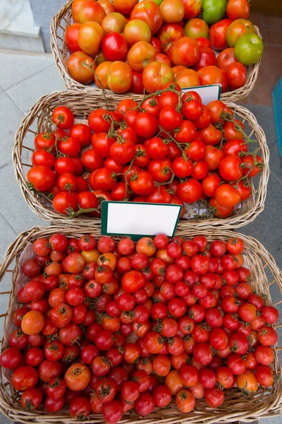 Pomodori mediterranei nel mercato delle Isole Baleari — Foto Stock