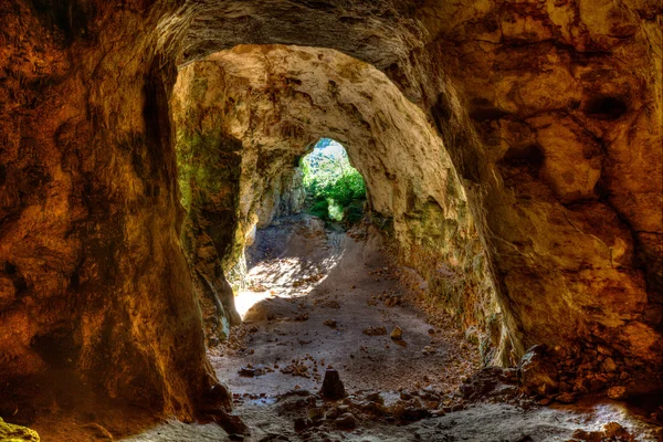 Menorca Cova dels Coloms Pombos caverna em es Mitjorn — Fotografia de Stock