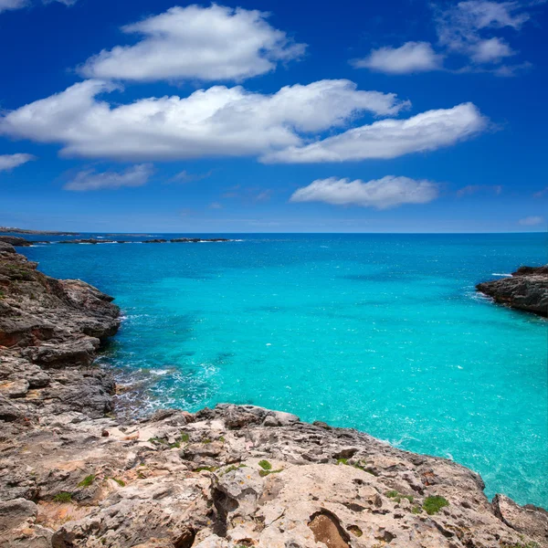 Menorca platja es calo blanc v sant lluis na Baleárské ostrovy — Stock fotografie