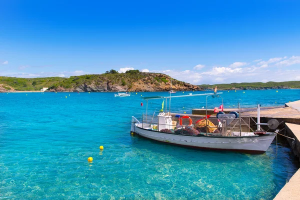 Menorca es grau ren port med llaut båtar i Balearerna — Stockfoto