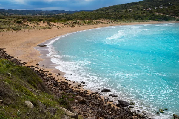 Fornells w menorca cala tirant plaży na Balearach — Zdjęcie stockowe