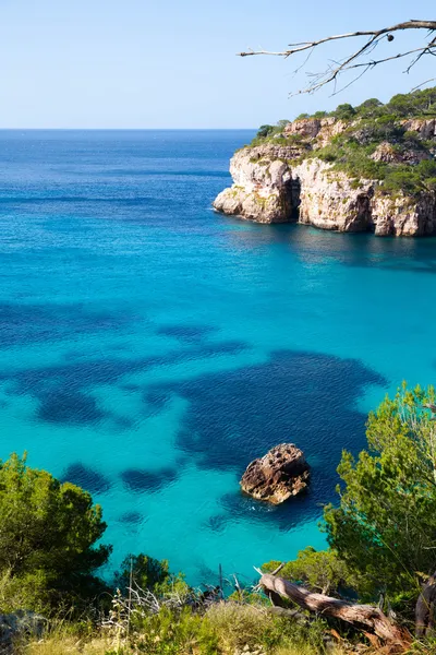 Cala macarella menorca tyrkysové Baleárské Středomoří — Stock fotografie