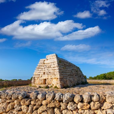 Menorca ciutadella naveta des tudons megalitik mezar