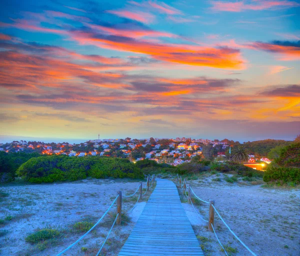 Puesta de sol en Menorca en la playa de Son Bou de Alaior en Baleares —  Fotos de Stock