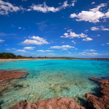 Menorca oğlu saura ciutadella turkuaz Balear Beach'de