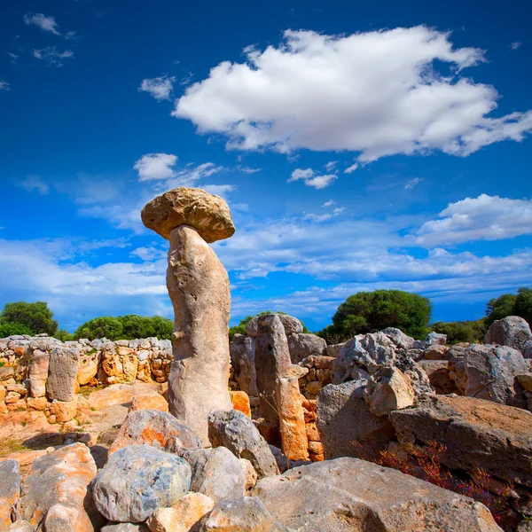 Taules di Minorca Torre de Gaumes Galmes alle Baleari — Foto Stock