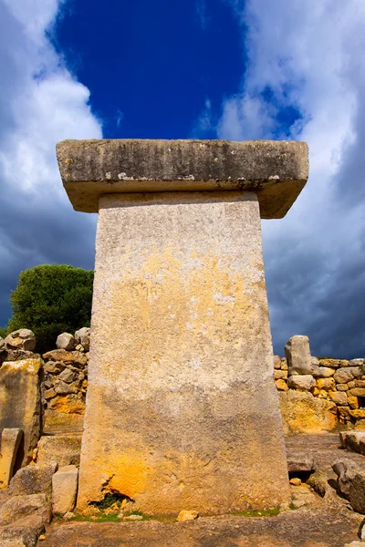 Menorca taules torralba de pl salort salord prehistoryczne — Zdjęcie stockowe