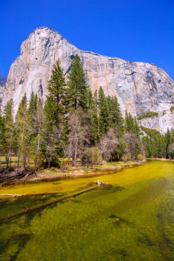 Yosemite merced river ve el capitan California