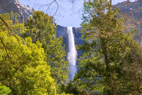 Yosemite bridalveil faller vattenfall Kalifornien — Stockfoto