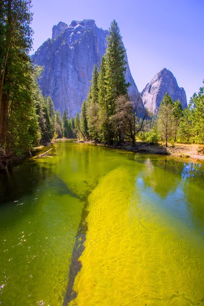 Fiume Yosemite Merced e Half Dome in California — Foto Stock