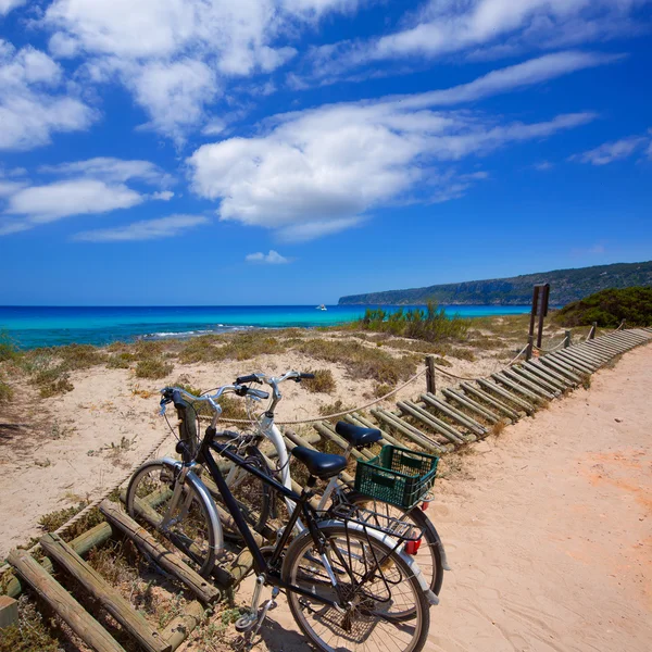 ES calo escalo de san agustin pláž v formentera — Stock fotografie