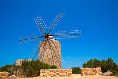 Formentera windmill Rüzgar değirmeni vintage yığma ve ahşap