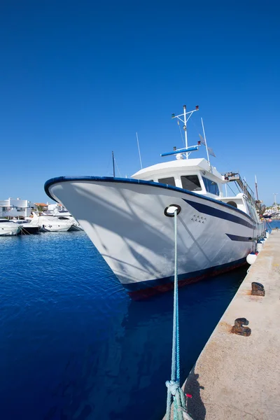 Formentera przystani łodzi rybackich trawlerów — Zdjęcie stockowe