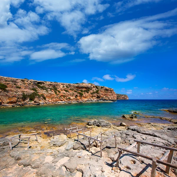 Formentera cala en baster i Balearerna i Spanien — Stockfoto