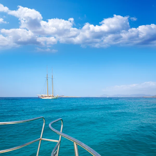 Illetes Illetas Formentera velero anclado — Foto de Stock