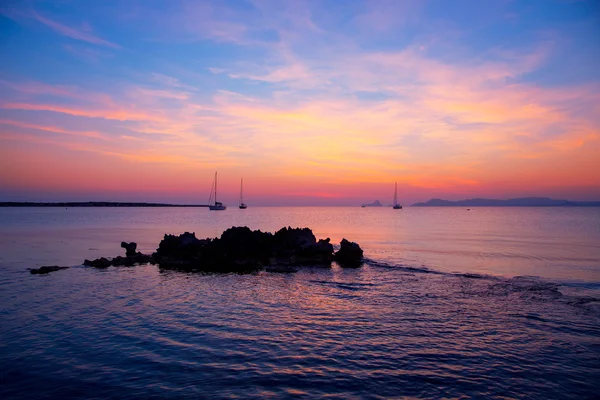 Ibiza vista sul tramonto dall'isola di formentera — Foto Stock