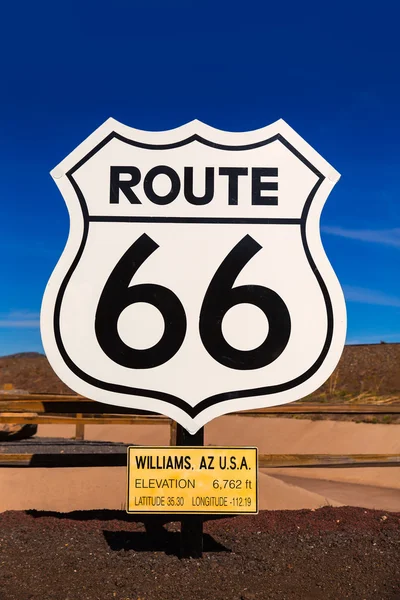 Ruta 66 señal de tráfico en Arizona EE.UU. — Foto de Stock