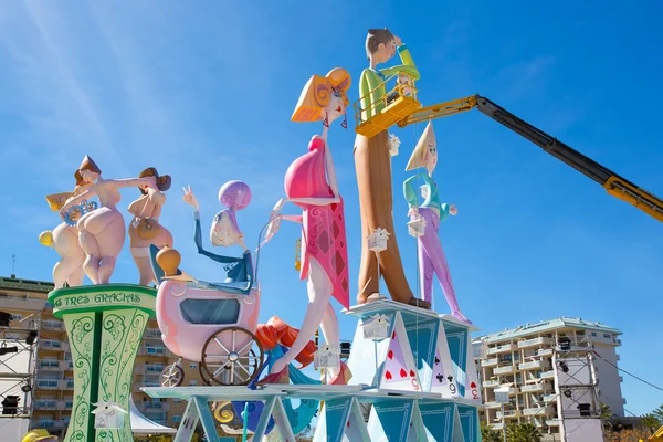 Détail de la construction de Fallas avec grue à Campanar Valencia — Photo