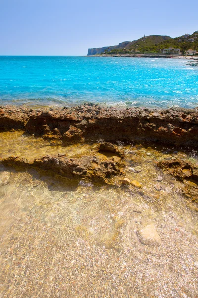 Denia Alicante Las rotas playa rocosa en España —  Fotos de Stock