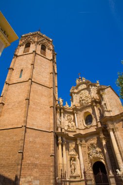 Valencia katedral Cephesi ve miguelete micalet