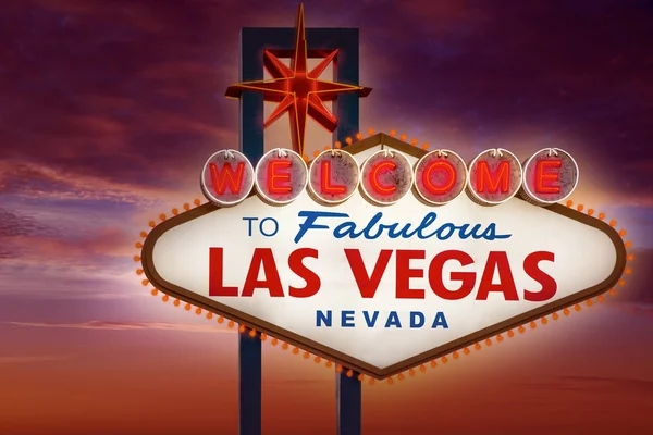 Willkommen bei fabulous Las Vegas Sign-Sonnenuntergang-Himmel — Stockfoto