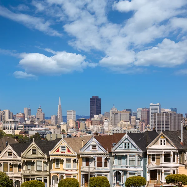 San francisco Victoriaanse huizen in alamo vierkante Californië — Stockfoto