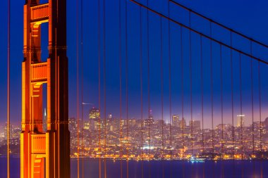 san francisco golden gate Köprüsü günbatımı kablolar aracılığıyla