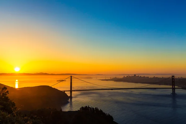 Golden Gate Bridge San Francisco Sunrise California — стоковое фото