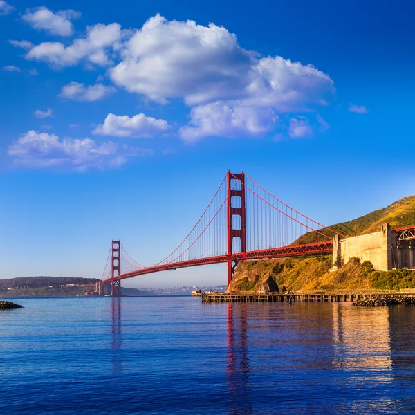 San francisco golden gate bridge in california — Foto Stock