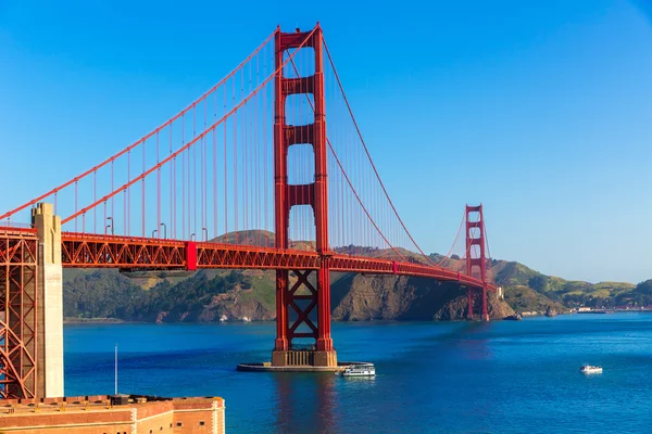 Golden gate bridge san francisco von presidio california — Stockfoto