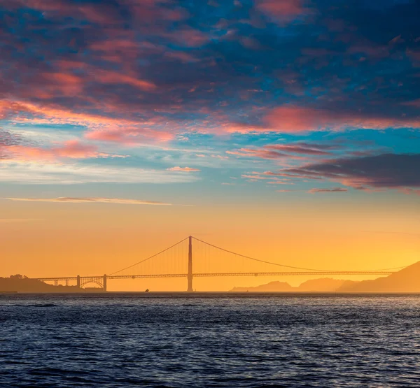 Zachód słońca z mostu Golden gate w san Francisco — Zdjęcie stockowe