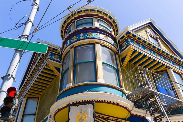 Casas vitorianas em Haight Ashbury Califórnia — Fotografia de Stock