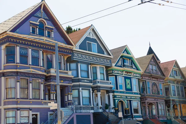 Casas vitorianas em Haight Ashbury Califórnia — Fotografia de Stock