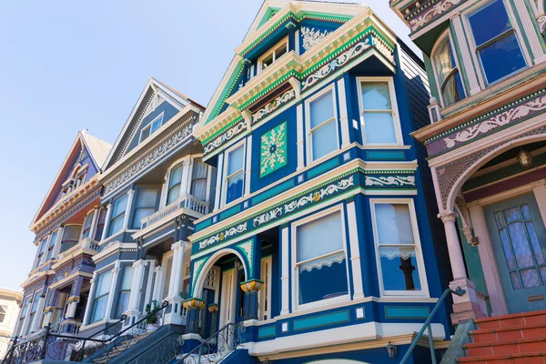 San francisco viktorianska hus i haight ashbury Kalifornien — Stockfoto