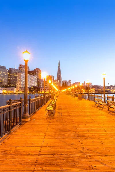 San Francisco Pier 7 pôr do sol na Califórnia — Fotografia de Stock