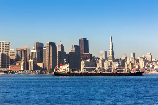 San Francisco skyline in California from Treasure Island — Stock Photo, Image