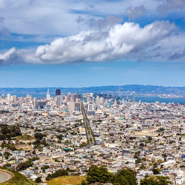 カリフォルニア州のツイン ・ ピークスからサンフランシスコのスカイライン — ストック写真