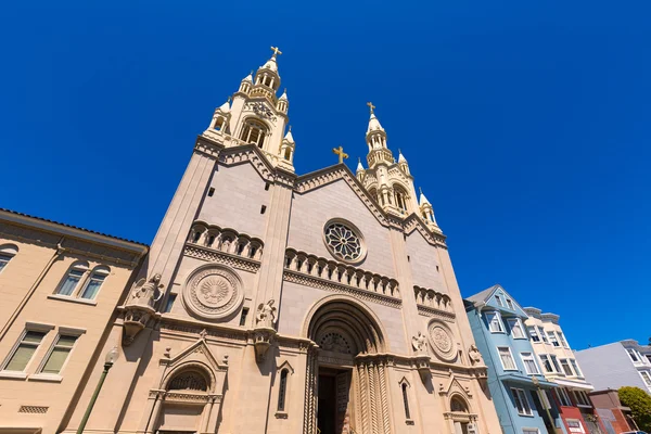 San Francisco St. Peter and Paul kirkko Washington Squarella — kuvapankkivalokuva