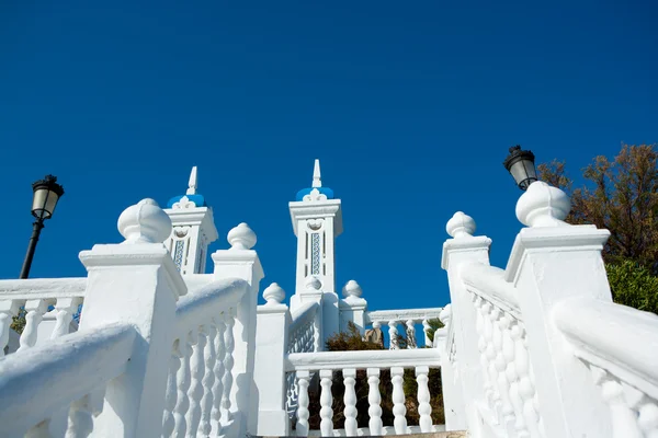 Benidorm balcon del mediterraneo Středozemního moře bílé balustr — Stock fotografie