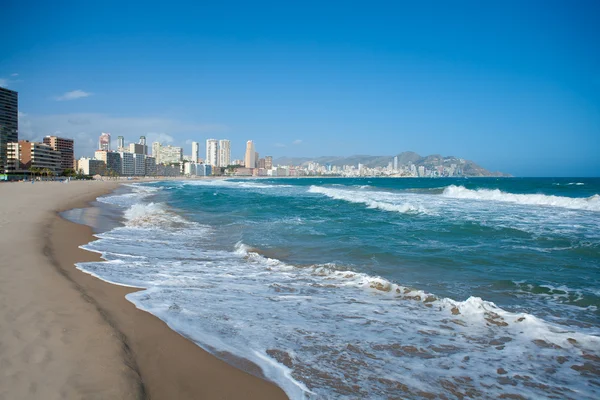 Budynki plaży alicante Benidorm i śródziemnomorskiej — Zdjęcie stockowe