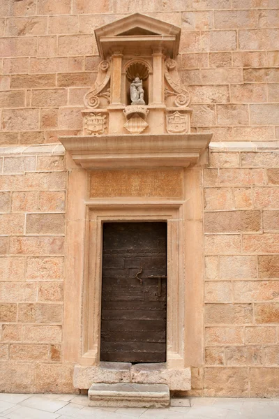 Castellon el fadri Turmtür auf Plaza Mayor Platz — Stockfoto