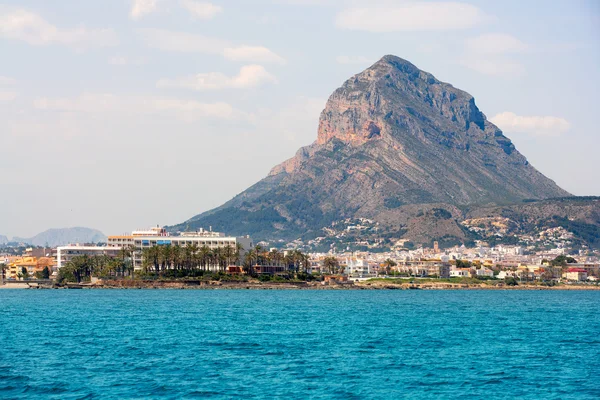 Javea Xabia porto marina com Mongo montanha em Alicante — Fotografia de Stock