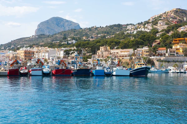 Javea xabia poort jachthaven met mongo berg in alicante — Stockfoto