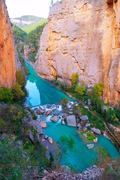 Місті Mijares річки і гори в montanejos castellon — стокове фото