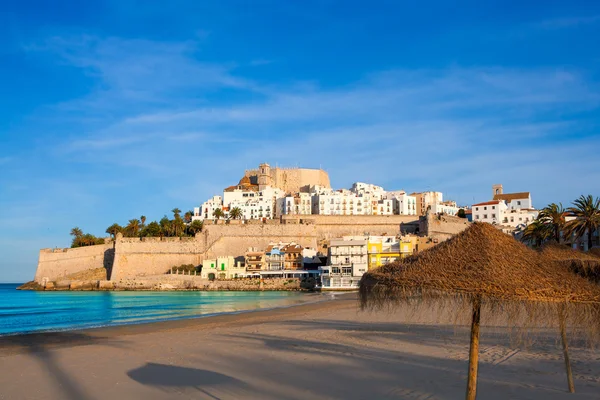 Tröstau kasteel en het strand in castellon, Spanje — Stockfoto