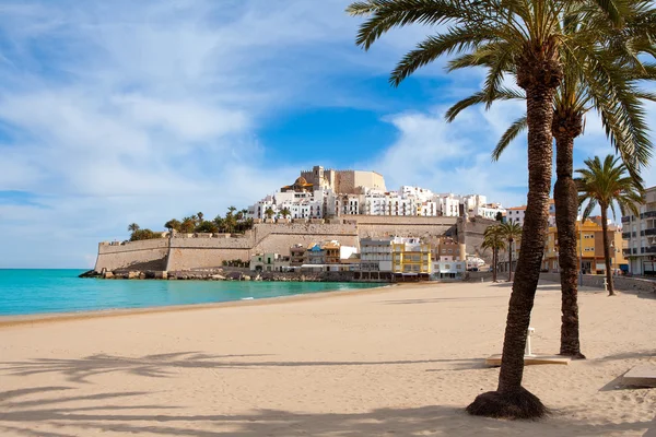 Peniscola Kalesi ve plaj castellon, İspanya — Stok fotoğraf