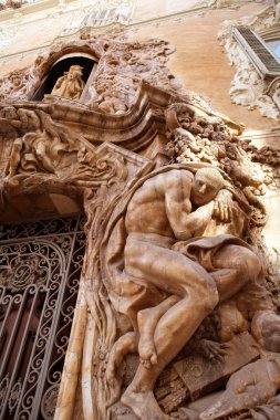 Marques de dos aguas Sarayı alabaster ile cephe valencia